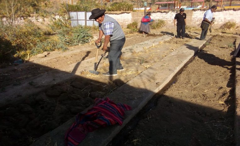 ACTIVIDADES AGRÍCOLAS CON LOS INTEGRANTES DEL CENTRO INTEGRAL DEL ADULTO MAYOR CIAM